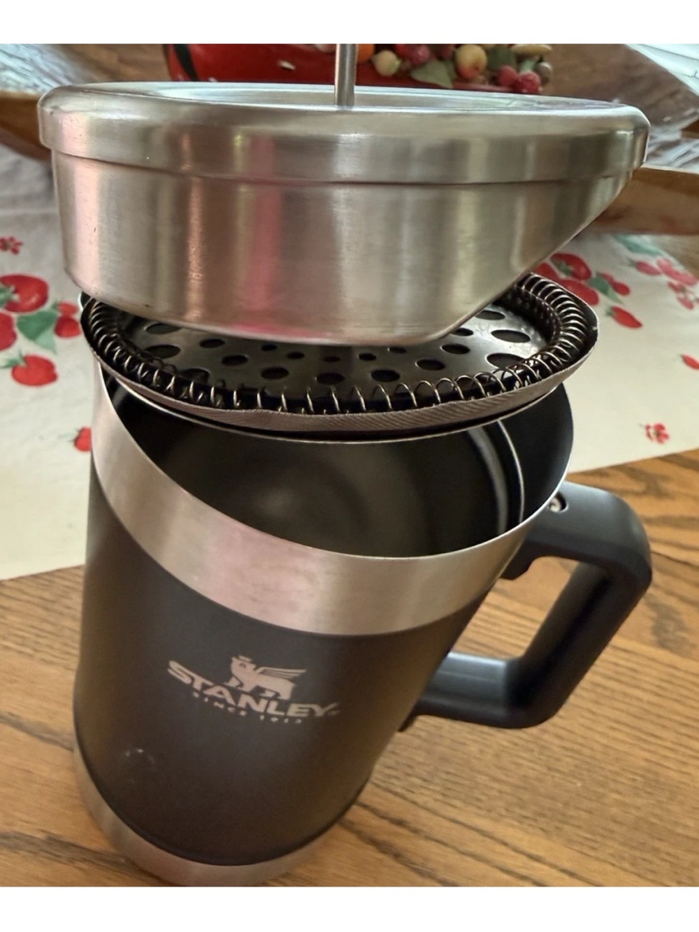 STANLEY Stay Hot French Coffee Press Pot  48 Oz - Picture 2 of 3